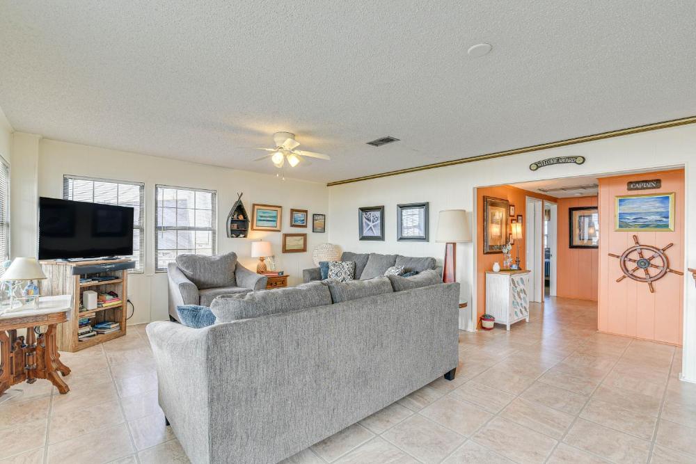 Gulf Coast Views Waterfront Surfside Beach Home!